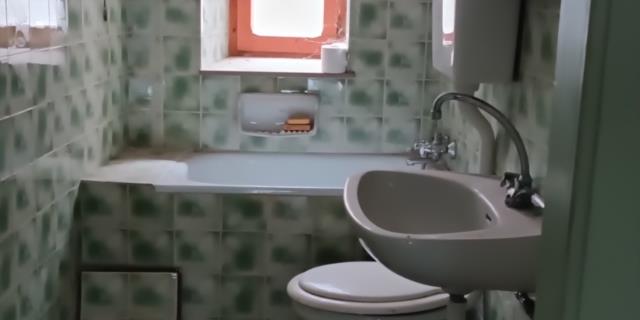 1740835695874 