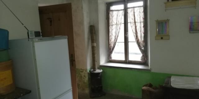8 Interno stanza ex fienile lato 1 